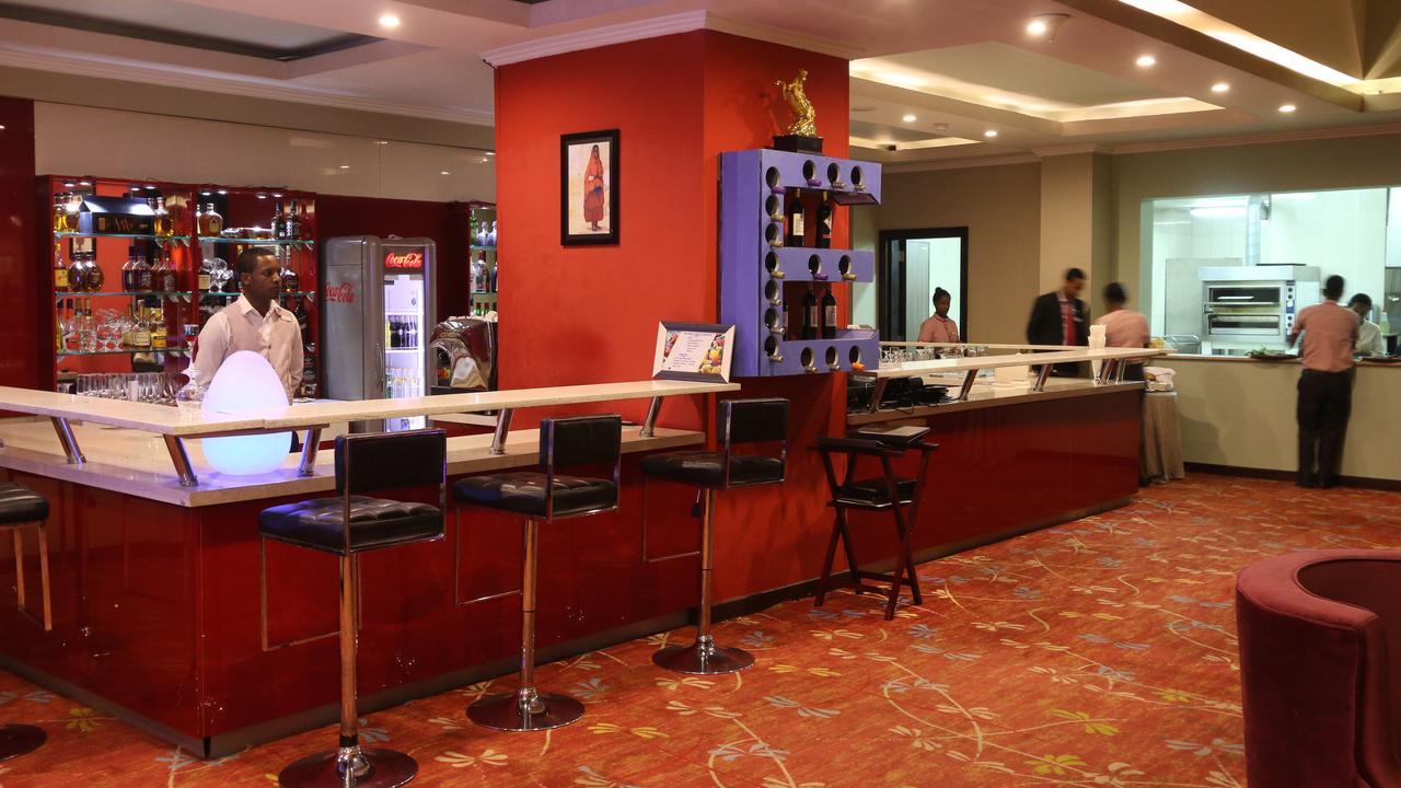 เอลิลลี อินเตอร์เนชั่นแนล โฮเต็ล Hotel แอดดิสอาบาบา ภายนอก รูปภาพ